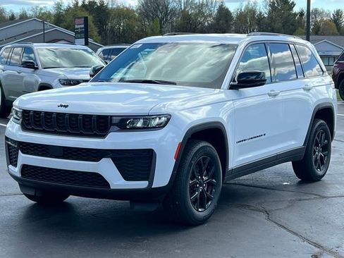 New 2026 Jeep Grand Cherokee Altitude AWD/4WD image 42