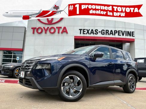Used 2025 Nissan Rogue SV FWD image 1