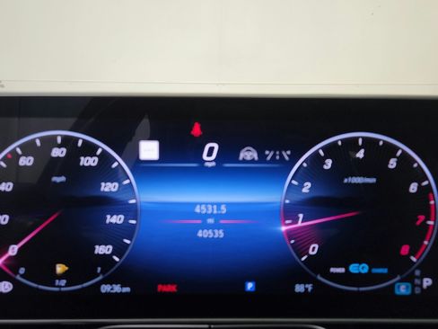 Used 2022 Mercedes-Benz S 500 4MATIC w/ AMG Line Package image 17