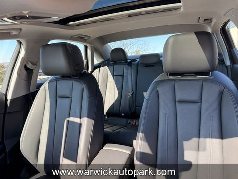 Used 2019 Audi A4 2.0T Premium image 15