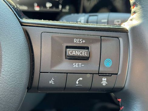 Used 2025 Nissan Kicks SR AWD/4WD image 21