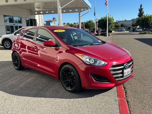 Used 2016 Hyundai Elantra GT FWD image 3