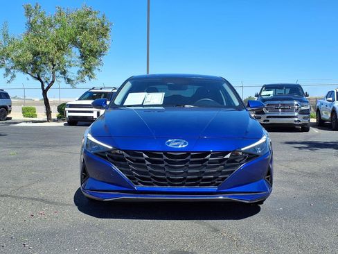 Certified 2023 Hyundai Elantra SE FWD image 2