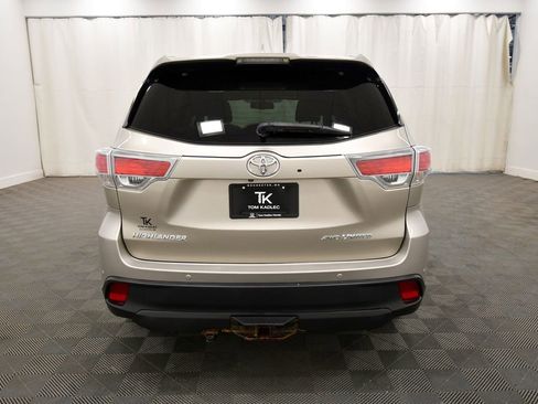 Used 2015 Toyota Highlander Limited AWD/4WD image 6