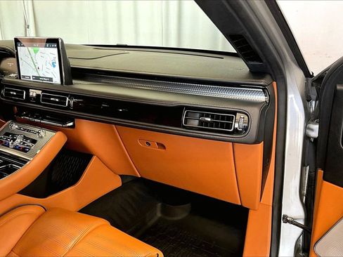 Used 2023 Lincoln Aviator Black Label image 16