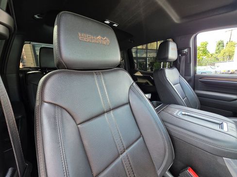 Used 2022 Chevrolet Silverado 1500 High Country image 16