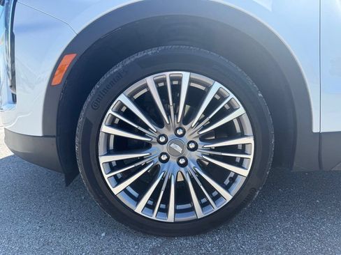 Certified 2024 Cadillac XT4 Premium Luxury AWD/4WD image 14