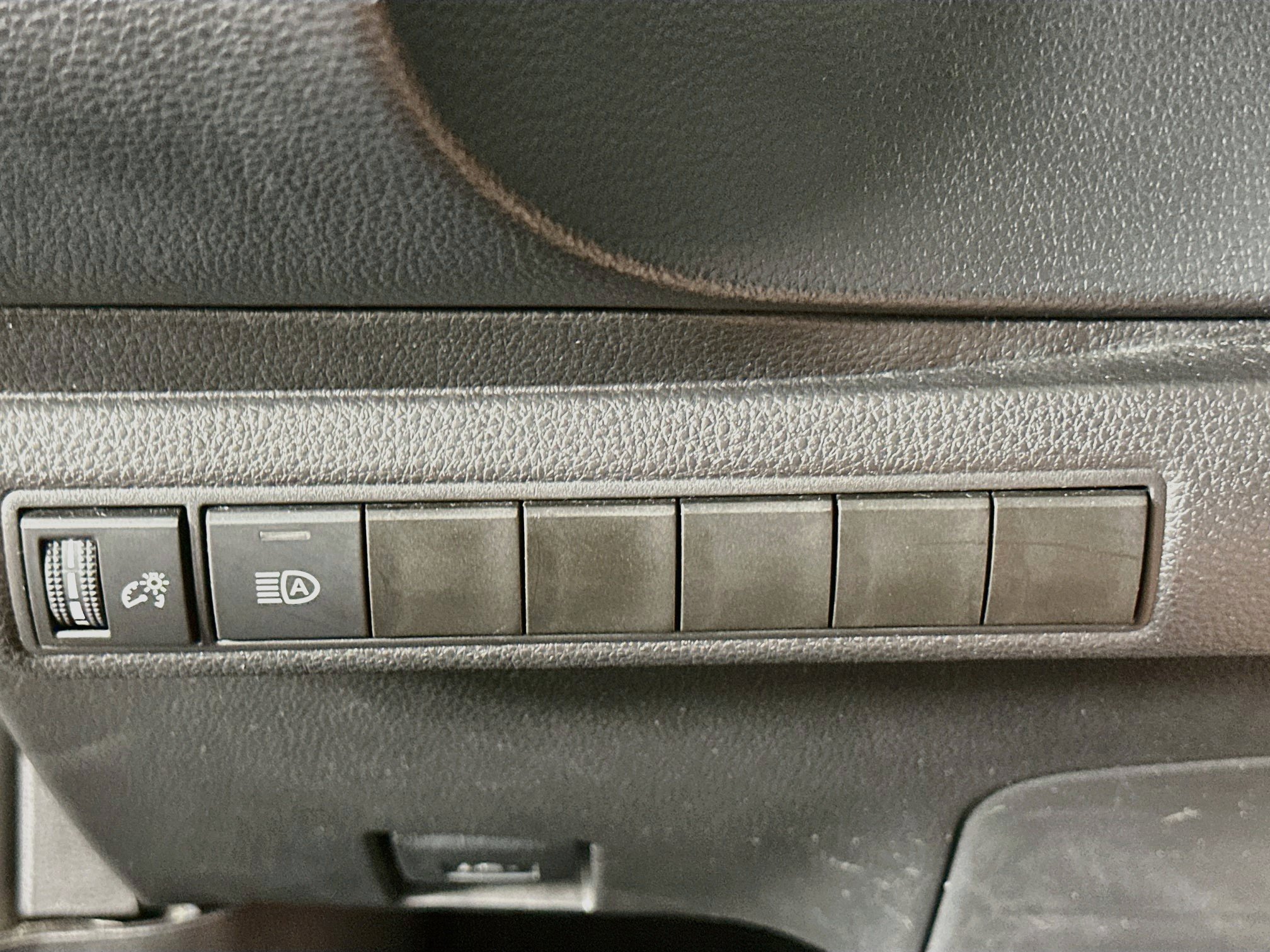 Used 2025 Toyota Corolla LE FWD image 16