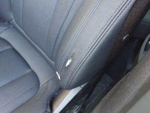 Used 2021 BMW 330i Sedan w/ Premium Package image 15