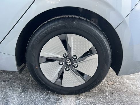 Used 2022 Hyundai Ioniq SE image 38