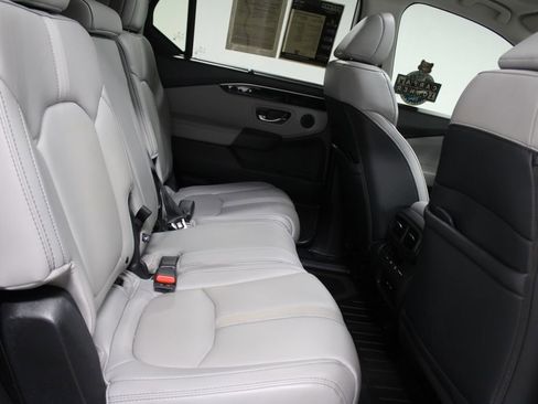 Used 2025 Honda Pilot Touring image 29