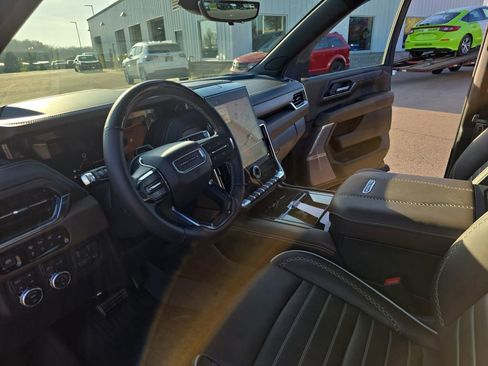 Used 2026 GMC Yukon XL Denali Ultimate AWD/4WD image 16