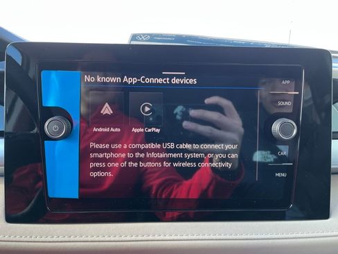 New 2026 Volkswagen Taos SE image 13