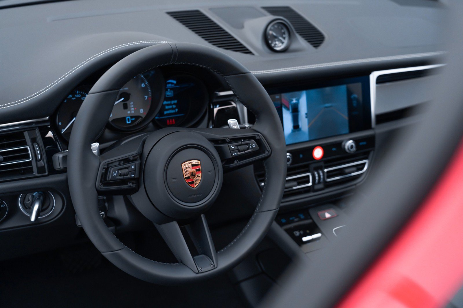 Certified 2023 Porsche Macan S AWD/4WD image 16