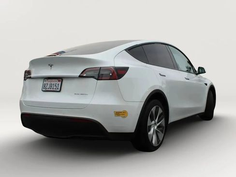 Used 2021 Tesla Model Y Long Range image 5