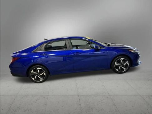 Used 2023 Hyundai Elantra Limited FWD image 6