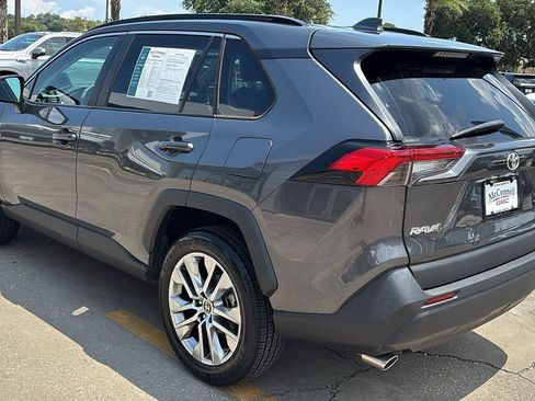 Used 2022 Toyota RAV4 XLE Premium FWD image 5
