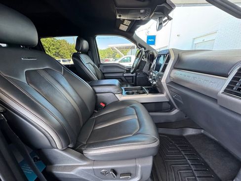 Used 2022 Ford F250 Platinum w/ FX4 Off-Road Package AWD/4WD image 17