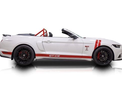 Used 2017 Ford Mustang GT Premium w/ Equipment Group 401A RWD image 2