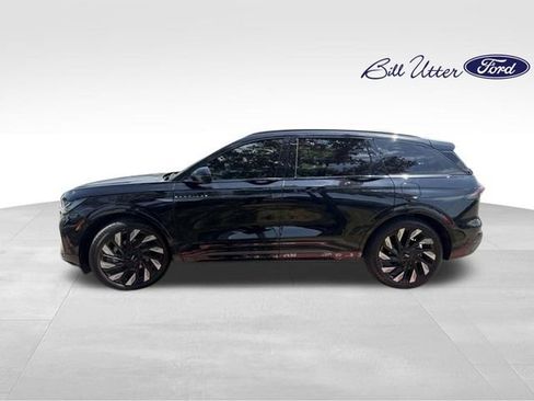Used 2024 Lincoln Nautilus Reserve w/ Equipment Group 202A AWD/4WD image 3