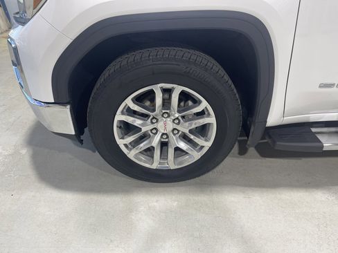 Used 2019 GMC Sierra 1500 SLT w/ SLT Premium Plus Package AWD/4WD image 10