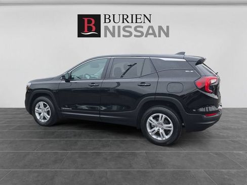Used 2024 GMC Terrain SLE AWD/4WD image 3