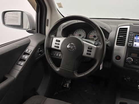Used 2018 Nissan Frontier PRO-4X image 25