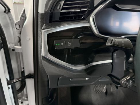 Used 2020 Audi Q3 2.0T Premium Plus w/ Premium Plus Package image 22