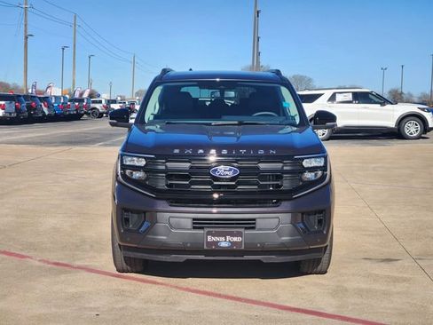 New 2026 Ford Expedition Active image 2