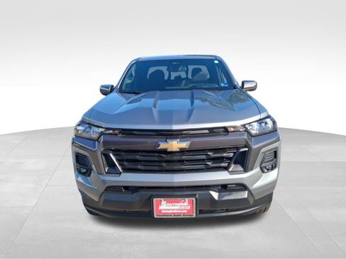 Used 2024 Chevrolet Colorado LT w/ LT Convenience Package AWD/4WD image 8