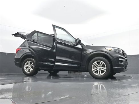 Used 2022 Ford Explorer XLT w/ Equipment Group 202A image 33