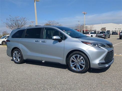 Certified 2023 Toyota Sienna Platinum image 2