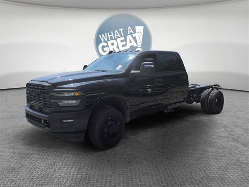 New 2025 RAM 3500 Tradesman image 8
