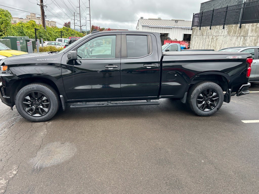Used 2021 Chevrolet Silverado 1500 Custom AWD/4WD image 3