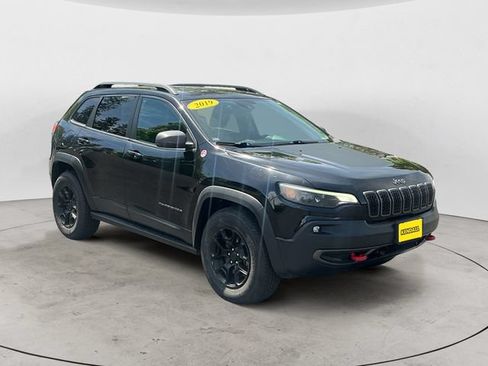 Used 2019 Jeep Cherokee Trailhawk AWD/4WD image 7