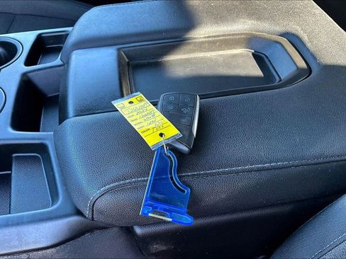 Used 2024 Chevrolet Silverado 2500 LT w/ Convenience Package image 34