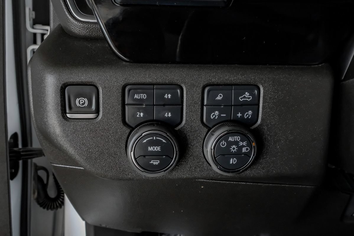 Used 2025 Chevrolet Silverado 2500 LTZ w/ LTZ Convenience Package AWD/4WD image 24