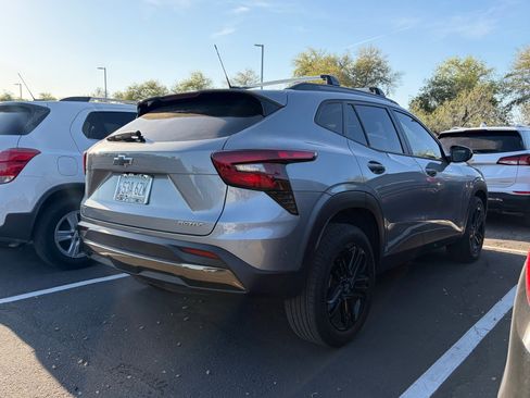 Used 2025 Chevrolet Trax ACTIV w/ Driver Confidence Package image 3
