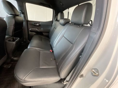 Certified 2019 Toyota Tacoma TRD Off-Road image 23