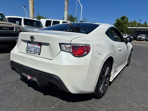 Used 2015 Scion FR-S RWD image 3