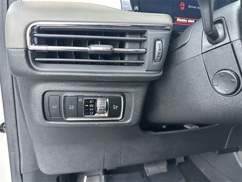 Certified 2024 Lincoln Corsair AWD w/ Equipment Group 101A image 30