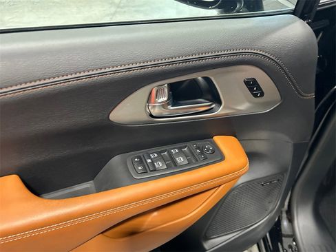 New 2026 Chrysler Pacifica Pinnacle image 14