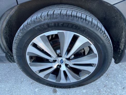 Used 2019 Subaru Ascent Touring image 9