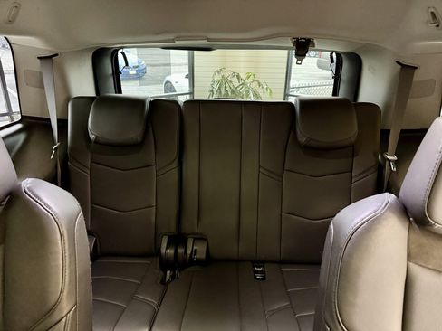 Used 2018 Cadillac Escalade 2WD image 18