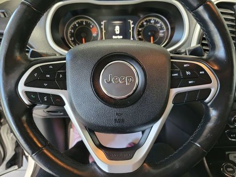 Used 2018 Jeep Cherokee Latitude Plus image 59