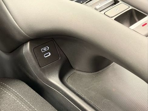 Certified 2024 Honda HR-V LX image 26