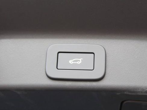 New 2026 Jaguar F-PACE R-Dynamic S image 22