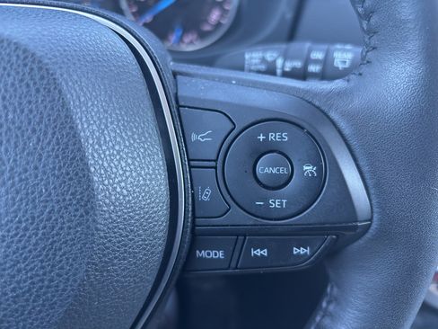 Used 2022 Toyota RAV4 XLE image 11