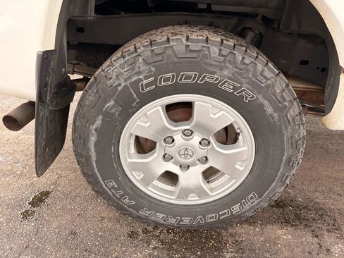 Used 2013 Toyota Tacoma 4x4 Double Cab w/ SR5 Pkg image 40