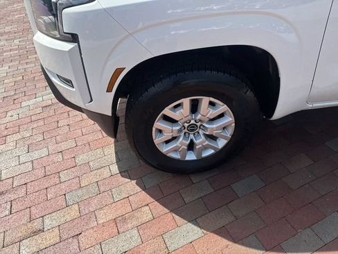 Used 2022 Nissan Frontier SV RWD image 10